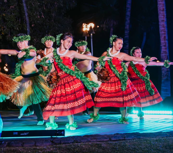 Activity must have a file with Key=Card to satisfy this template. If image is present but this message is displayed then the Title for that image is missing.