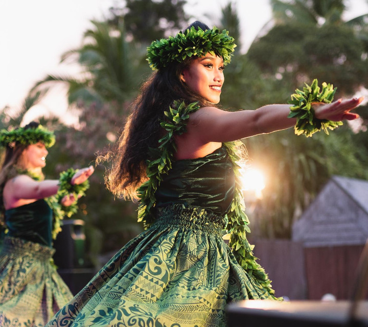 Activity must have a file with Key=Card to satisfy this template. If image is present but this message is displayed then the Title for that image is missing.