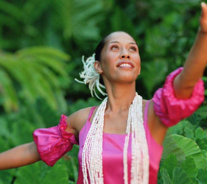 Activity must have a file with Key=Card to satisfy this template. If image is present but this message is displayed then the Title for that image is missing.